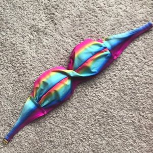 VS - Twist Bandeau Top